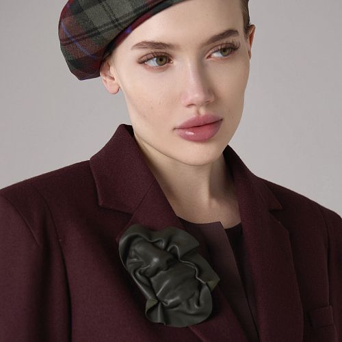 Объемная брошь - лицо с оборками цвета хаки ANNA SKOROKHODOVA ACCESSORIZE / АННА СКОРОХОДОВА. АКСЕССУАРЫ