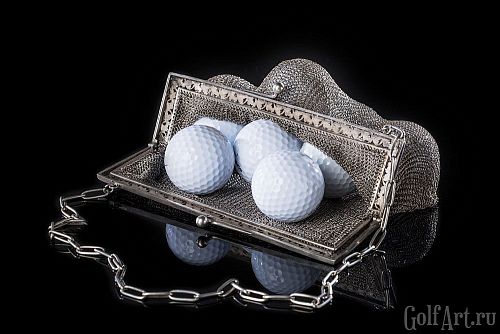 Фотография "Женский гольф-тур - инсталляция с сумочкой" GOLFART / ГОЛЬФАРТ