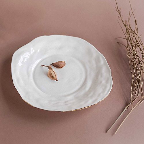 Тарелка фарфоровая с золотом RES OBJECTS