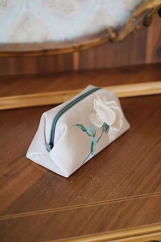 Косметичка "Белая роза" бежевая MASHU POUCH