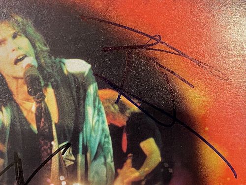 Стивен Тайлер, Джо Перри, Джоуи Крамер, Брэд Уитфорд, Том Хэмилтон (Aerosmith). Фото с автографами STARGIFT