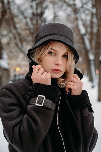 Панама из меха овчины черная MASLOV
