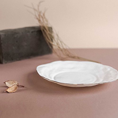 Тарелка фарфоровая с золотом RES OBJECTS