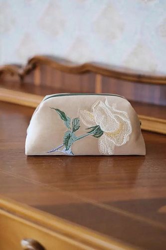 Косметичка "Белая роза" бежевая MASHU POUCH