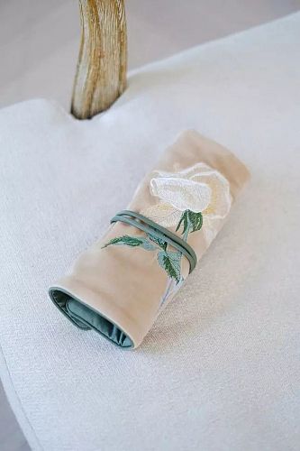 Пауч "Белая роза" бежевый MASHU POUCH